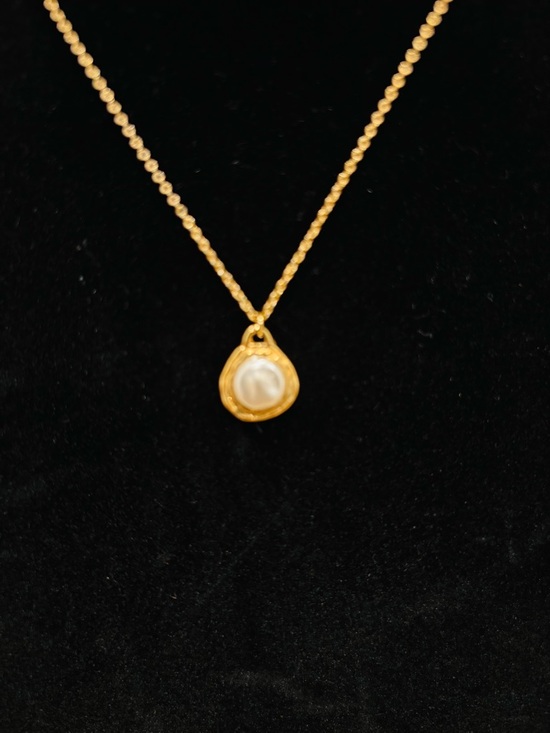 Jewelry - Gold Pearl Teardrop Necklace - Elegant Women’s Pendant